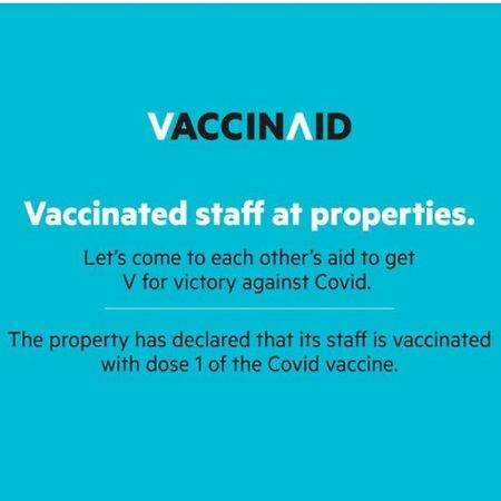 Vaccinated Staff - Oyo 3523 Gong Corner Homestay Kuta Lombok Kültér fotó